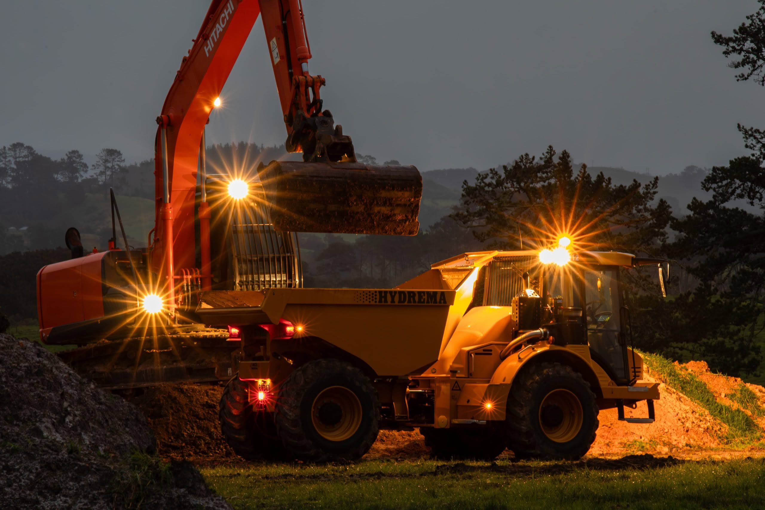 Harley - Dumper and Excavtor lit up (2)